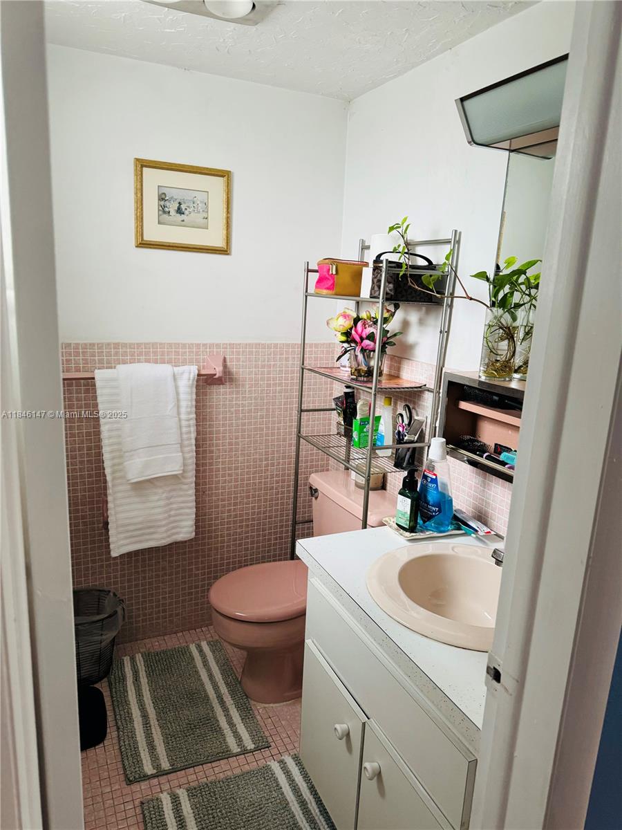 PLUNKETT CONDO APTS INC C - Residential