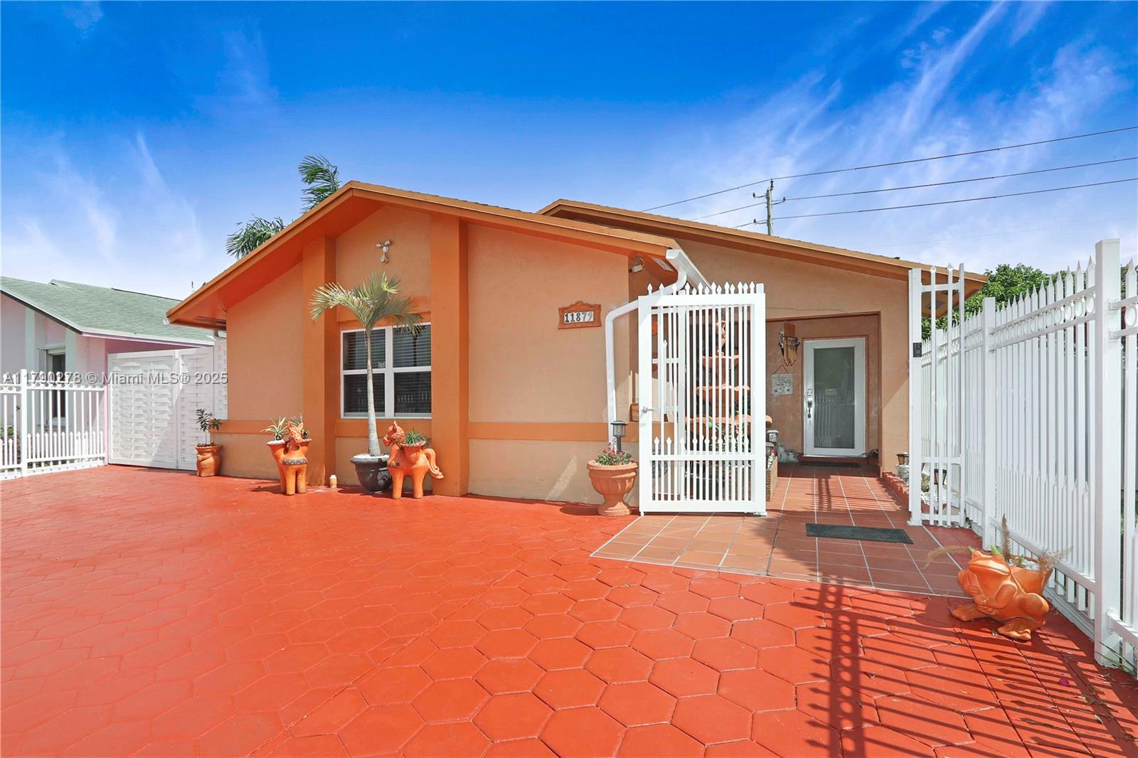 11879 Sw 208th Ter, Miami, Broward County, Florida - 3 Bedrooms  
3 Bathrooms - 