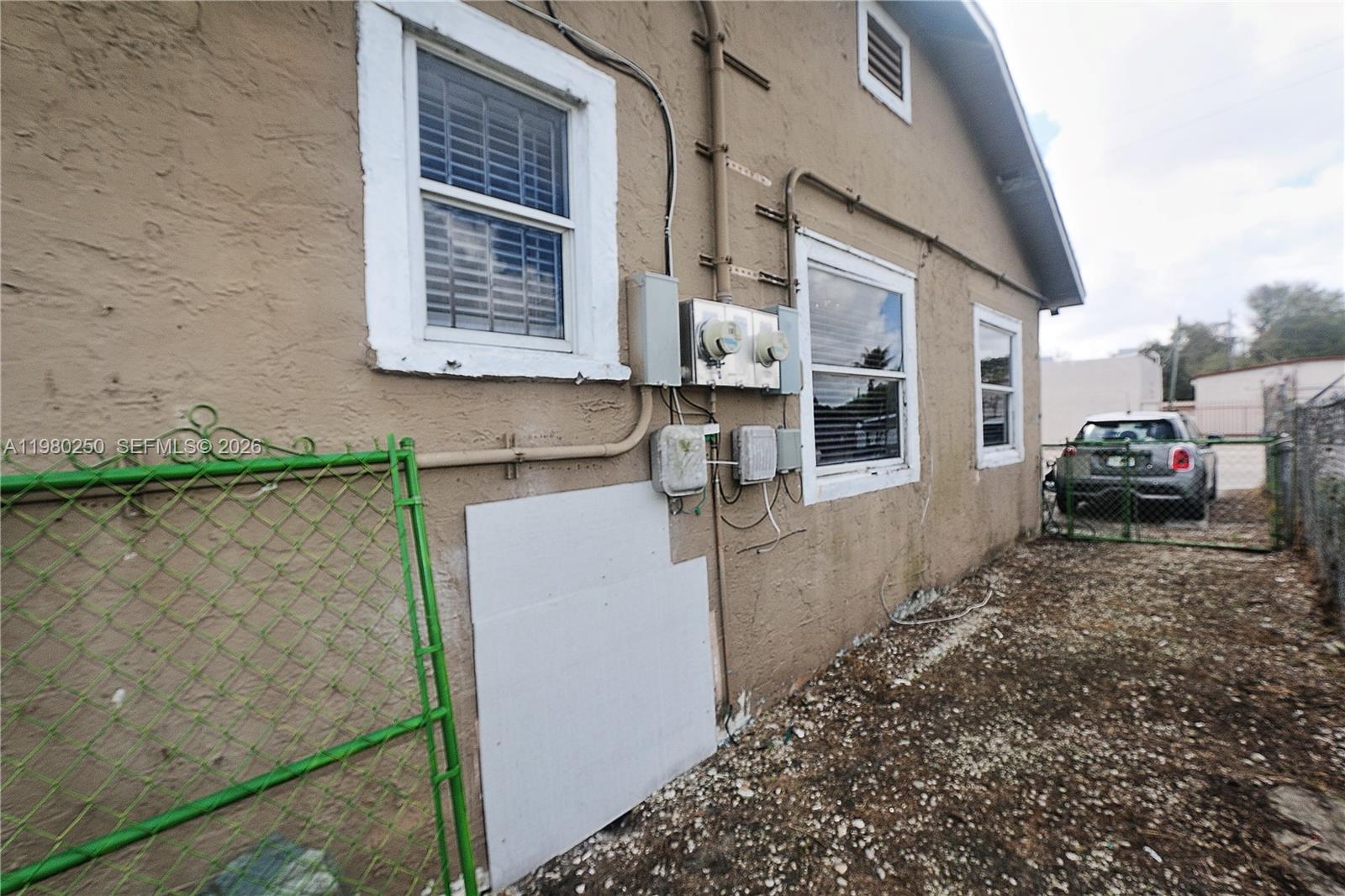 NORTH MIAMI ESTATES - Residential Income