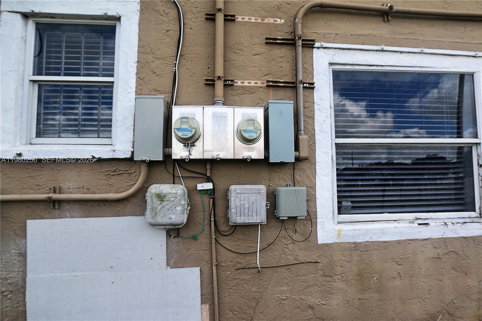 NORTH MIAMI ESTATES - Residential Income