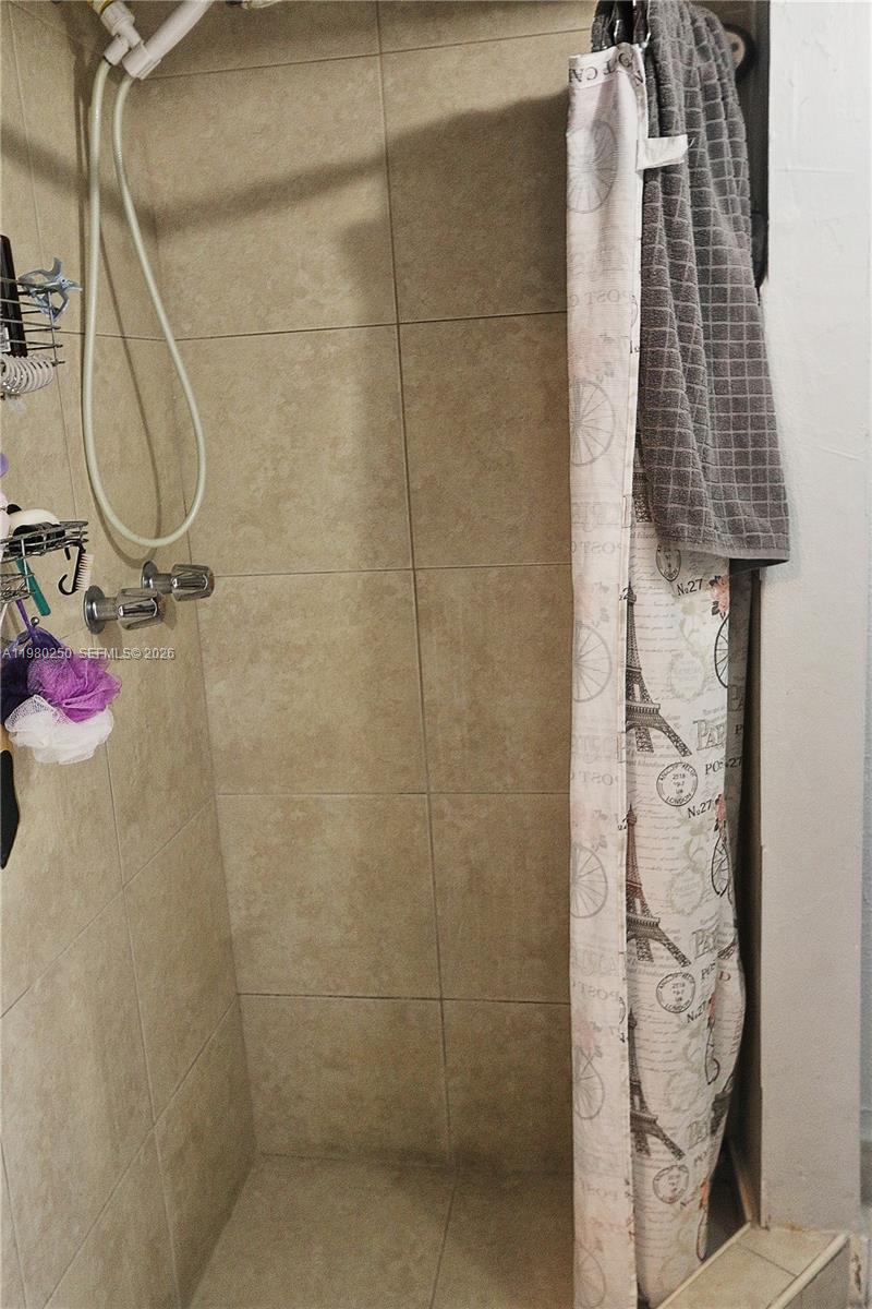 NORTH MIAMI ESTATES - Residential Income