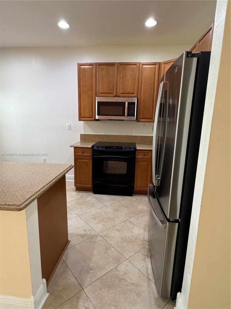 MERRICK PRESERVE CONDO - Residential Lease