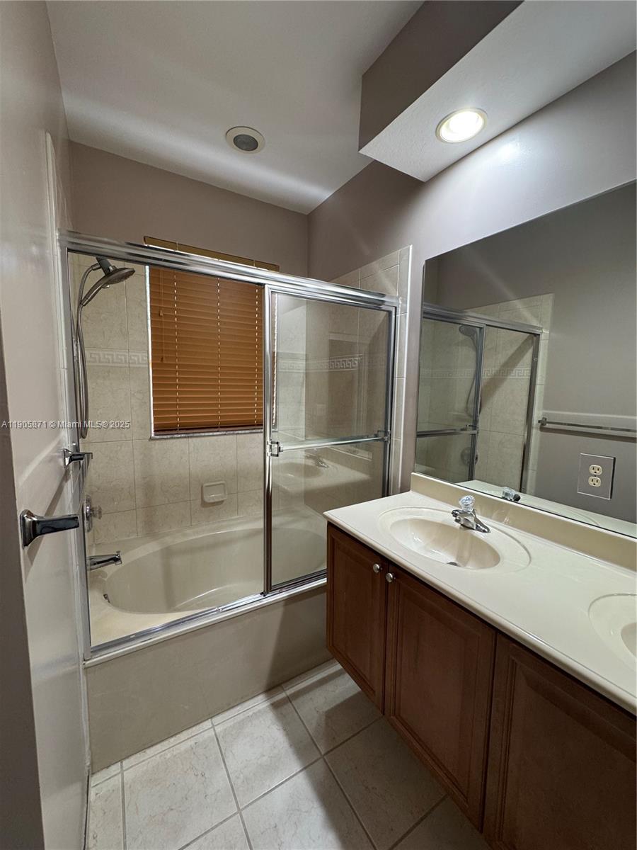 MERRICK PRESERVE CONDO - Residential Lease