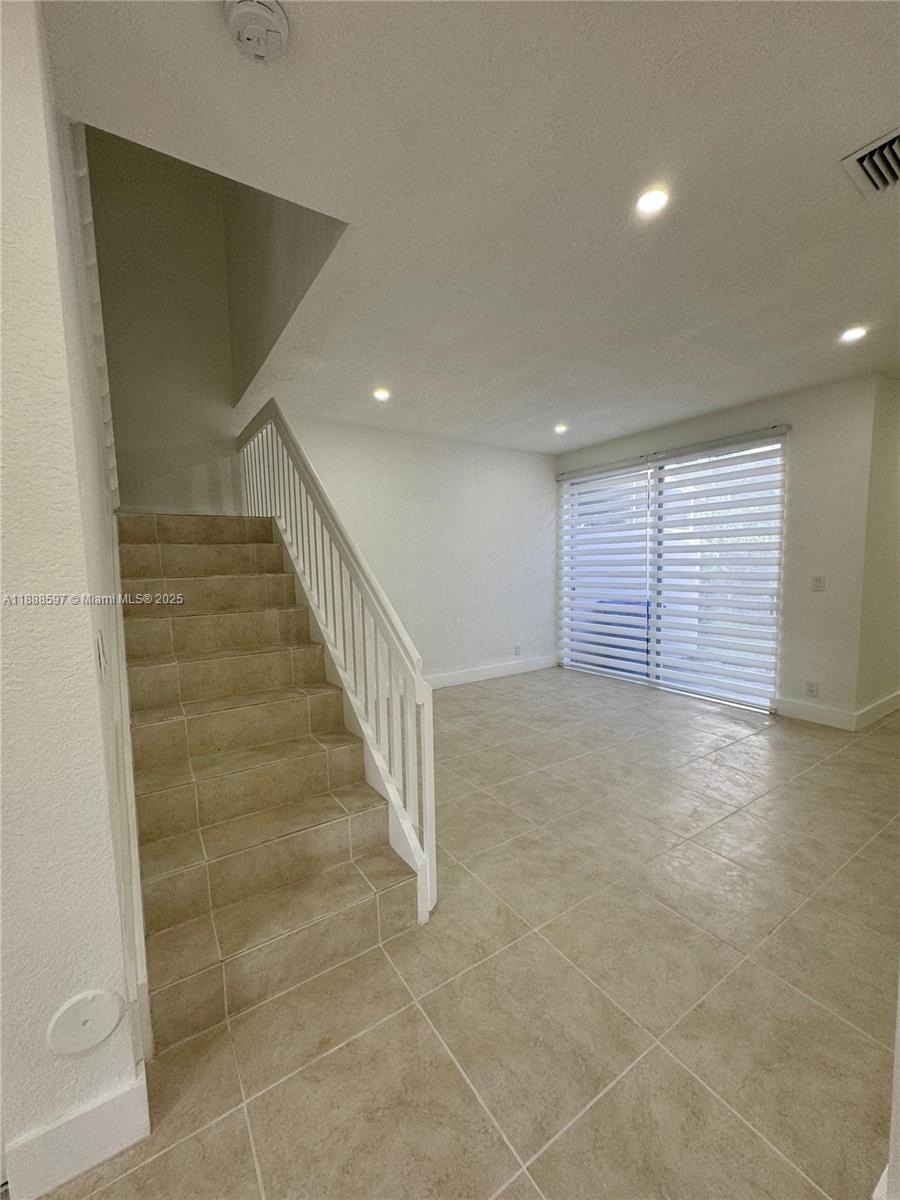 PEMBROKE SHORES - Residential Lease