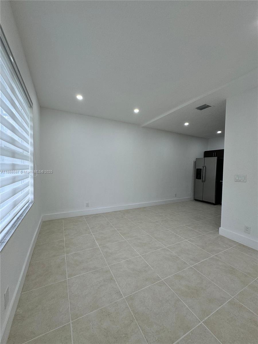 PEMBROKE SHORES - Residential Lease