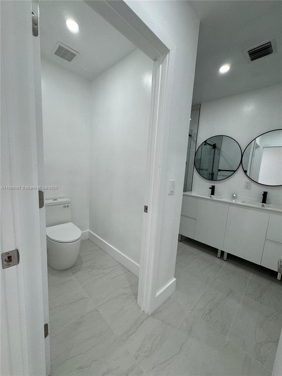 PEMBROKE SHORES - Residential Lease