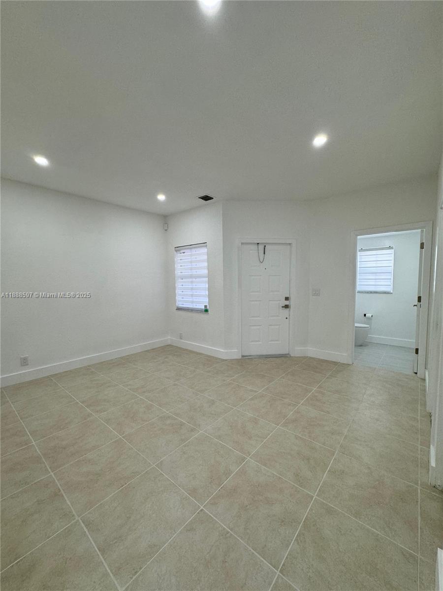 PEMBROKE SHORES - Residential Lease