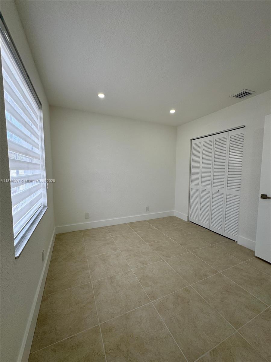PEMBROKE SHORES - Residential Lease
