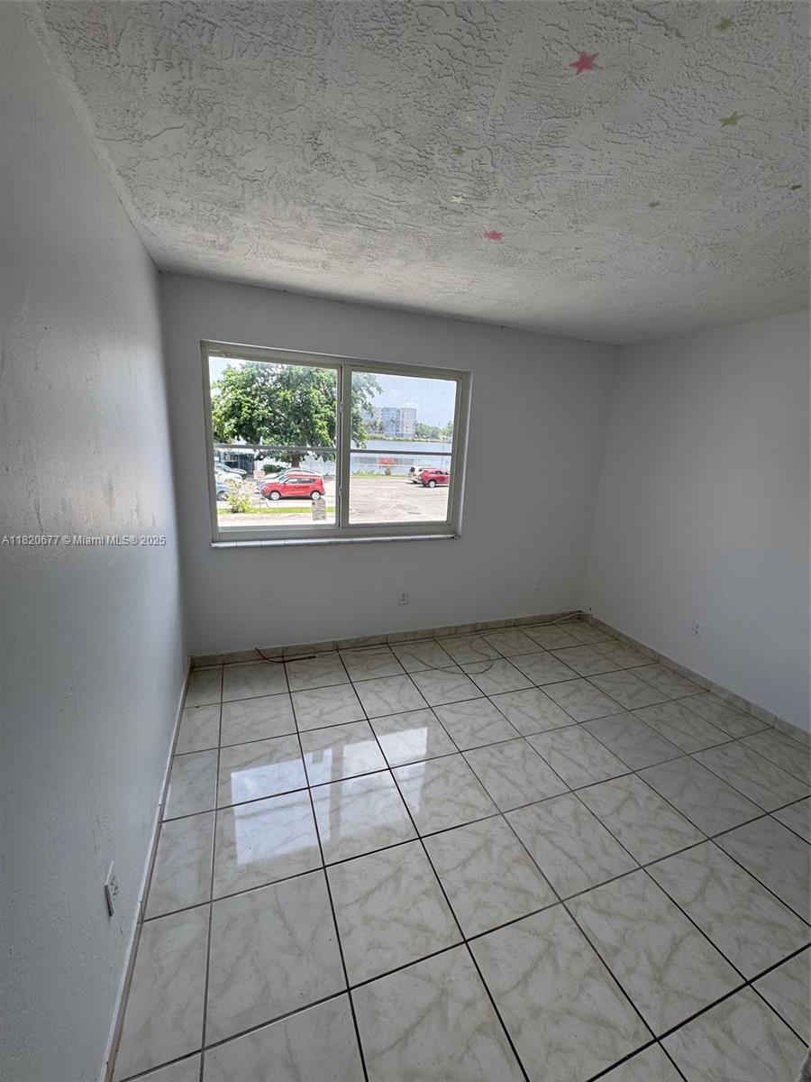 5505 NW 7th St W202