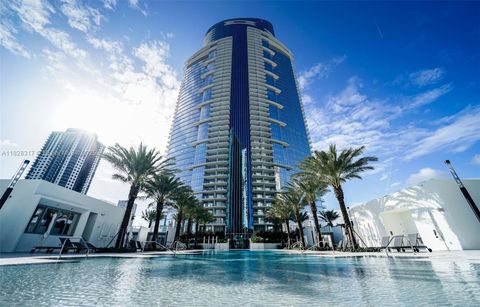 851 NE 1st Ave 2404 Miami FL 33132