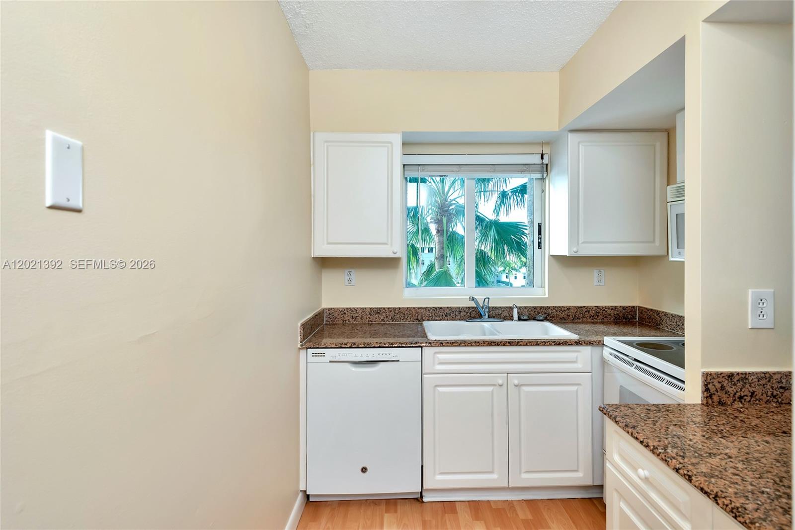 THE GRANDVIEW CONDO - Residential