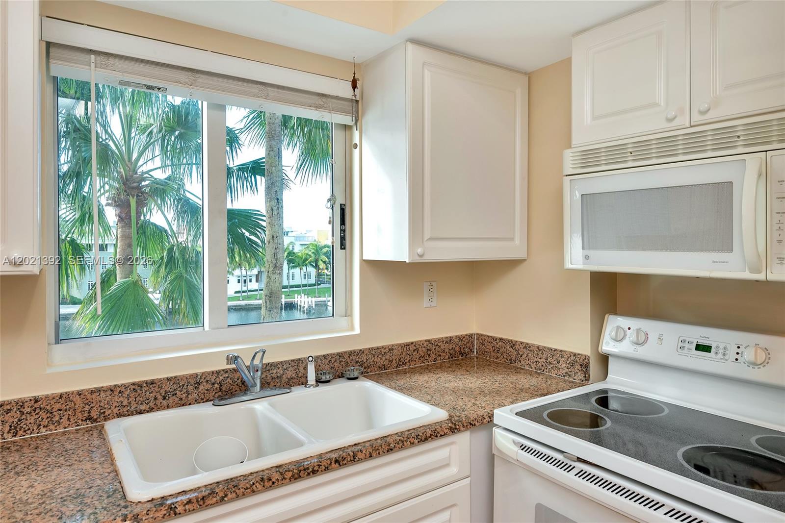 THE GRANDVIEW CONDO - Residential
