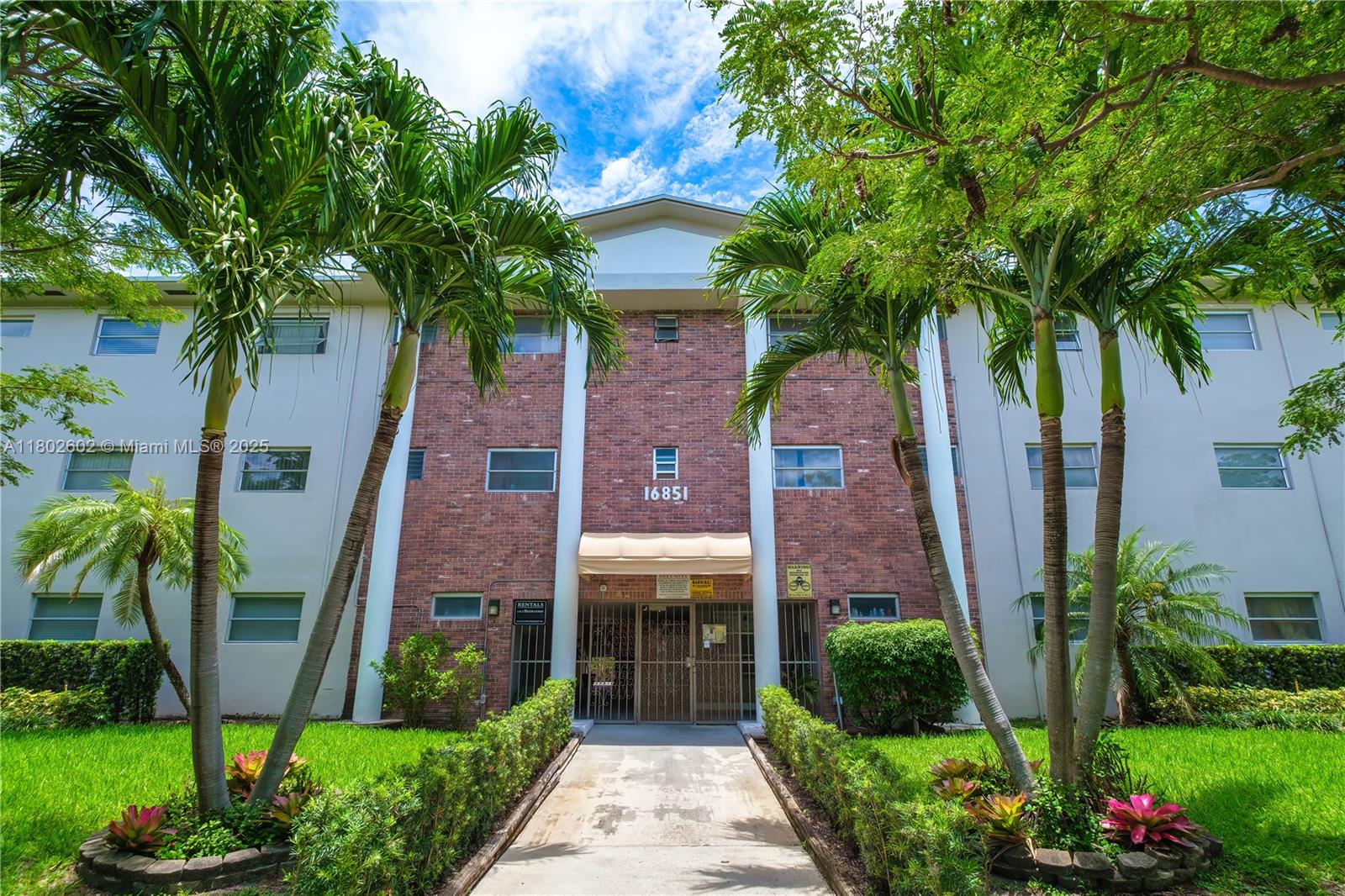 16851 Ne 18th Ave 107, North Miami Beach, Miami-Dade County, Florida - 1 Bedrooms  
1 Bathrooms - 