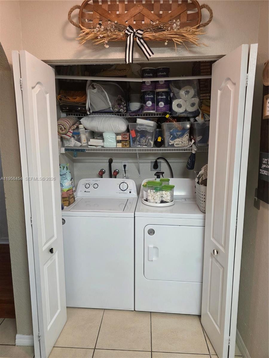 VILLAS CANARIAS CONDO - Residential