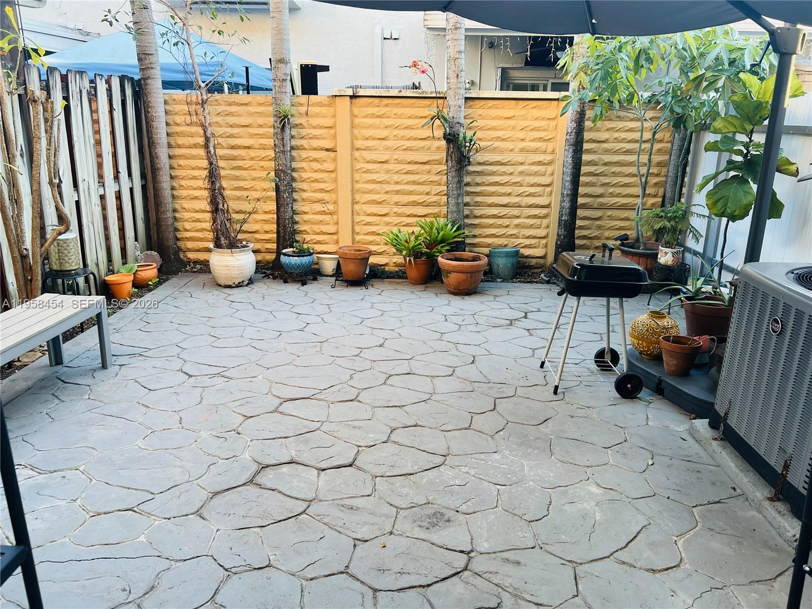 VILLAS CANARIAS CONDO - Residential