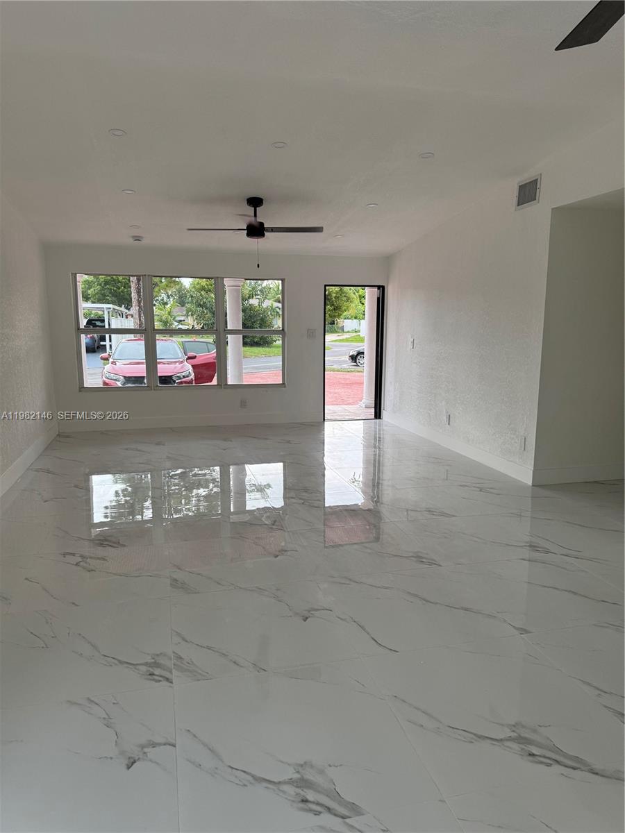 VISTA VERDE CLUSTERS UNIT - Residential