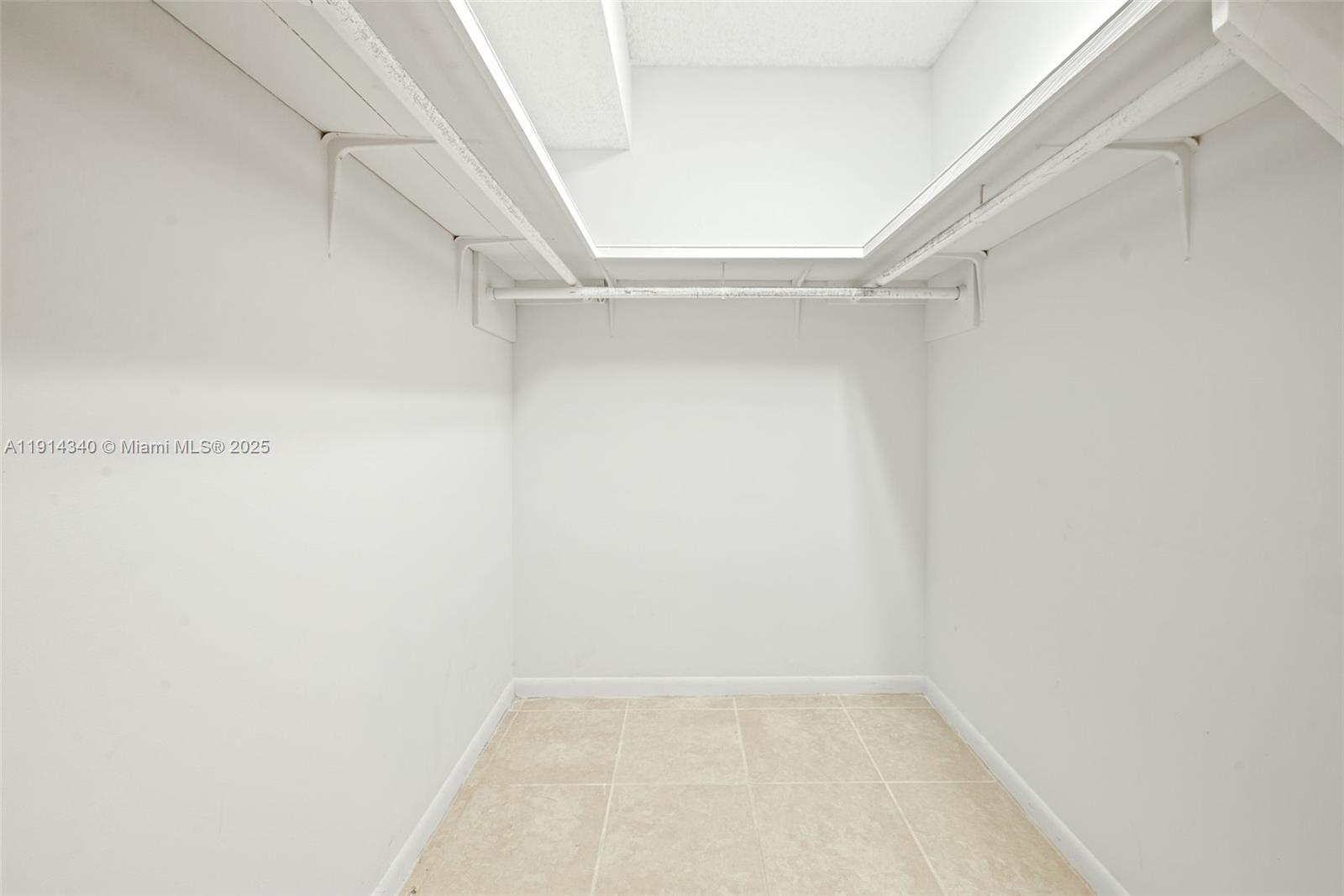 HAWTHORNE AT CENTURY VILL - Residential Lease