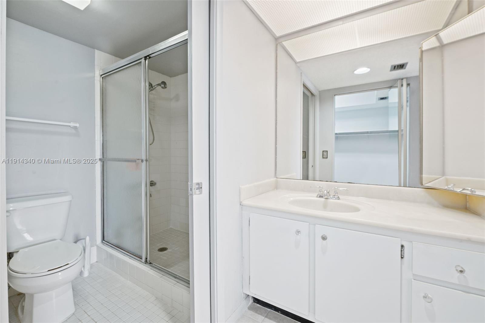 HAWTHORNE AT CENTURY VILL - Residential Lease