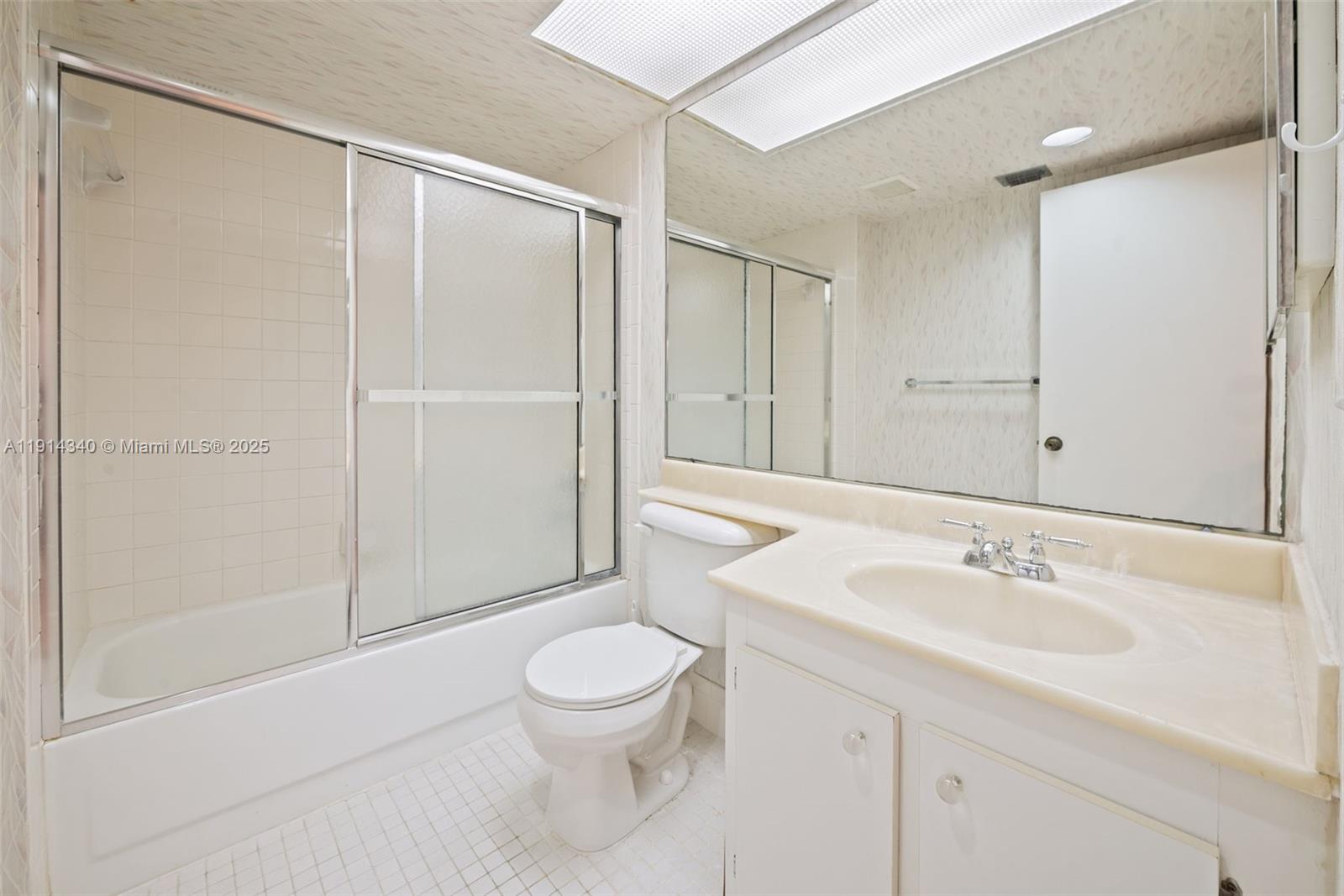 HAWTHORNE AT CENTURY VILL - Residential Lease