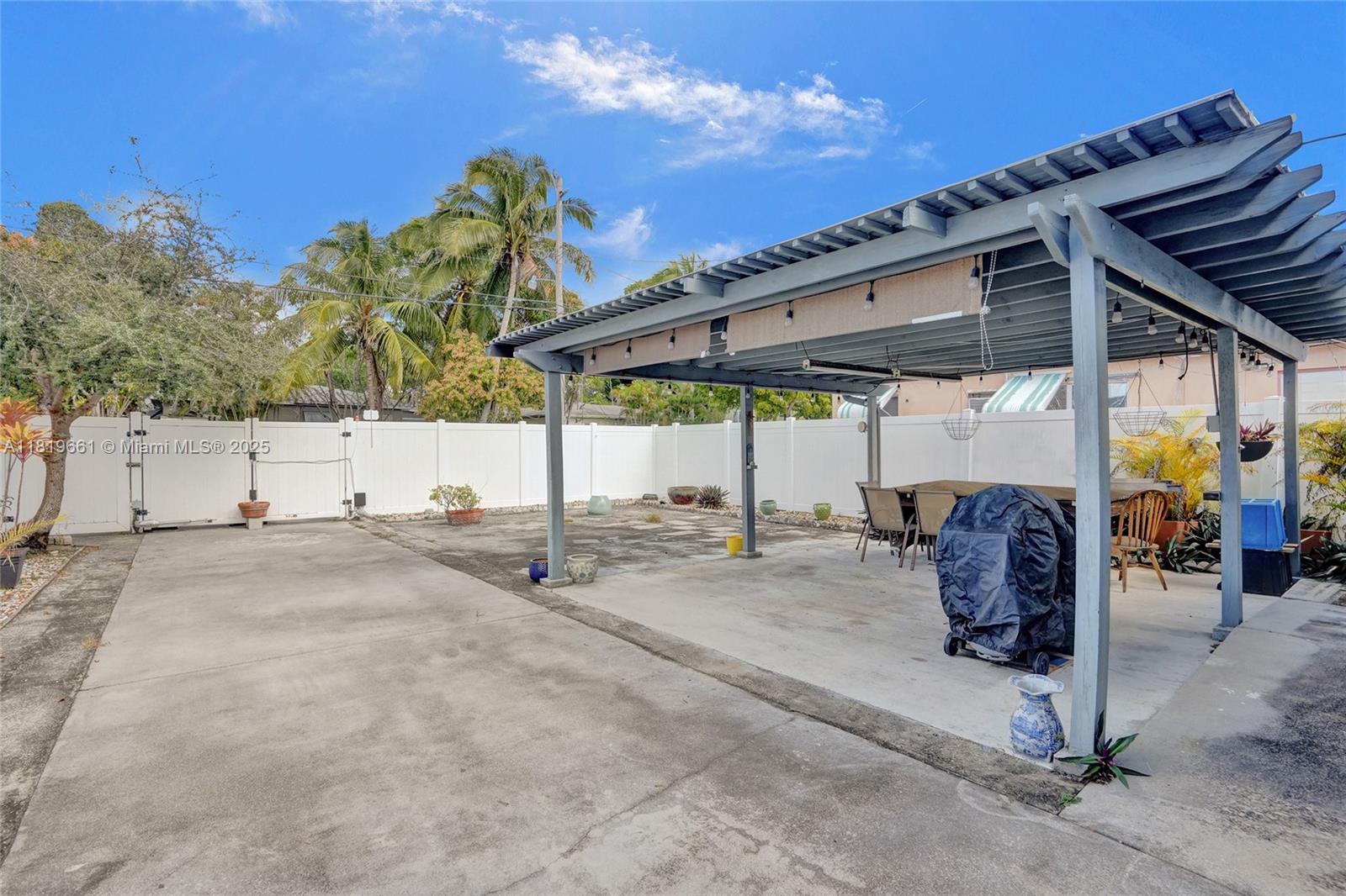 HOLLYWOOD SOUTH SIDE ADD - Residential