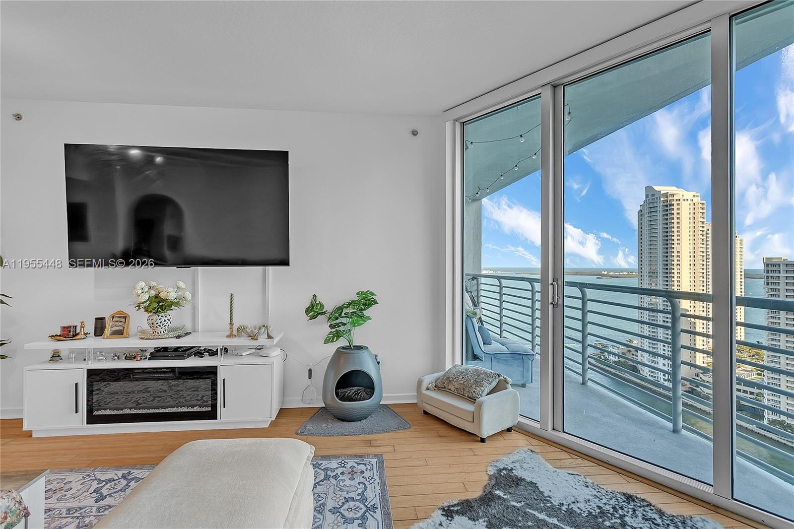 325 S BISCAYNE BL 3117