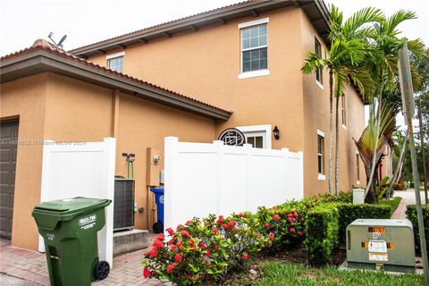 Townhouse in Pembroke Pines FL 14606 13th St St 44.jpg