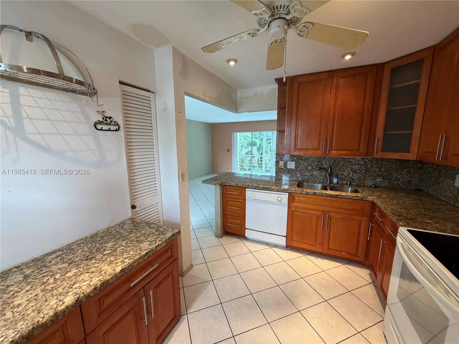 1000 NE 14th Ave 201