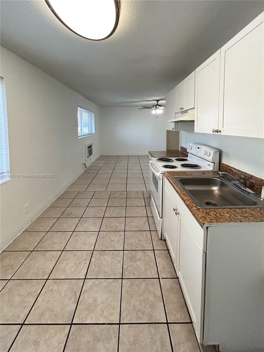 OAKLAND BOULEVARD DEV - Residential Lease
