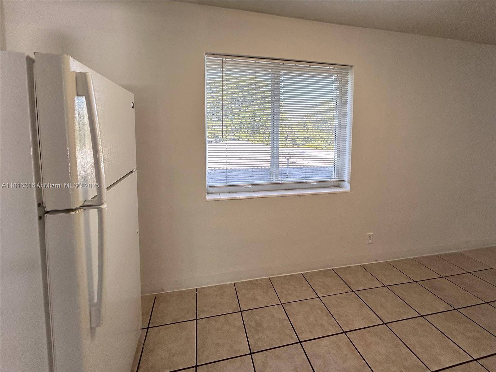 OAKLAND BOULEVARD DEV - Residential Lease