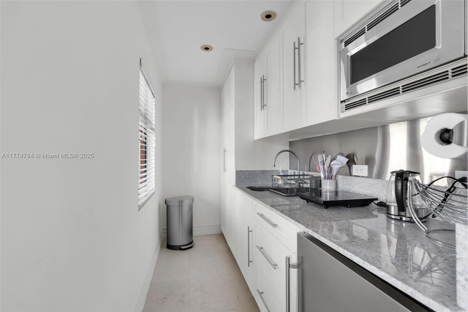 Key Biscayne, Florida 33149, United States, 8 Bedrooms Bedrooms, ,10 BathroomsBathrooms,Residential,Active,99485