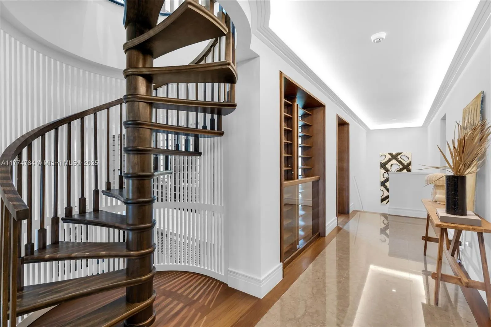 Key Biscayne, Florida 33149, United States, 8 Bedrooms Bedrooms, ,10 BathroomsBathrooms,Residential,Active,99485