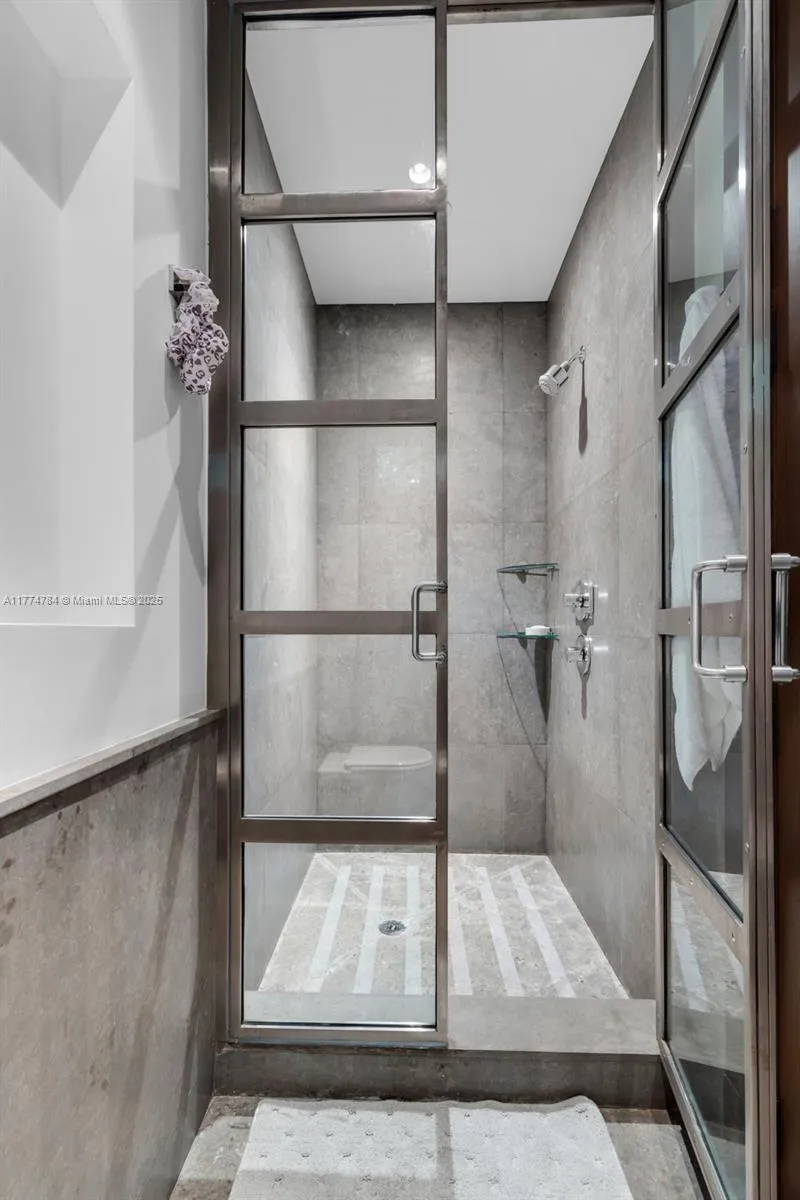 Key Biscayne, Florida 33149, United States, 8 Bedrooms Bedrooms, ,10 BathroomsBathrooms,Residential,Active,99485