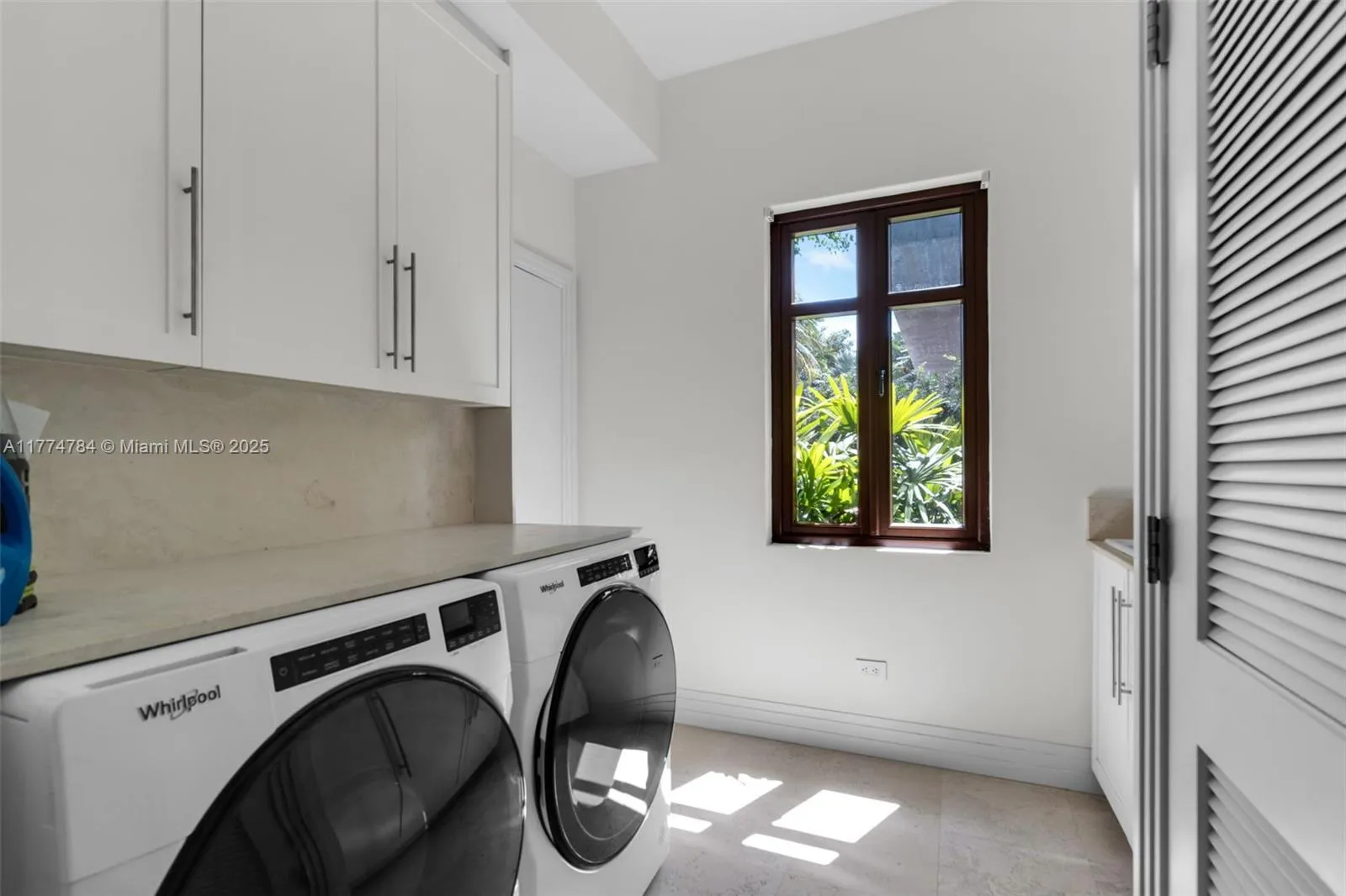 Key Biscayne, Florida 33149, United States, 8 Bedrooms Bedrooms, ,10 BathroomsBathrooms,Residential,Active,99485