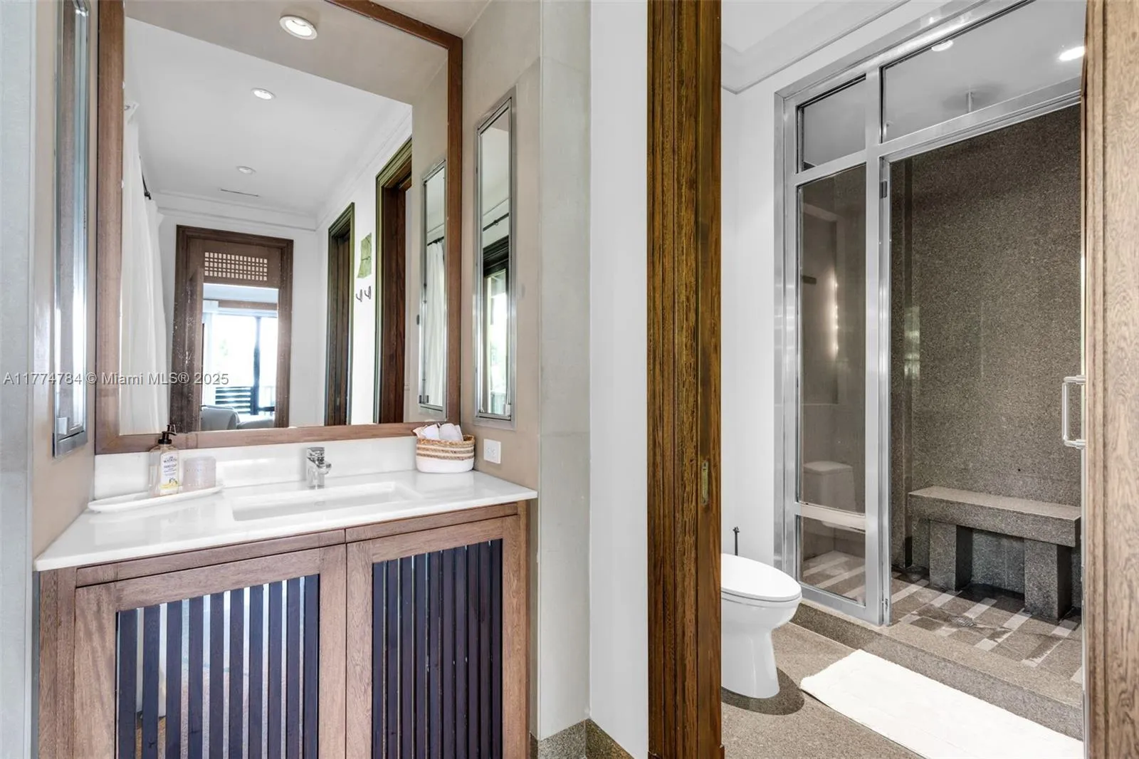 Key Biscayne, Florida 33149, United States, 8 Bedrooms Bedrooms, ,10 BathroomsBathrooms,Residential,Active,99485