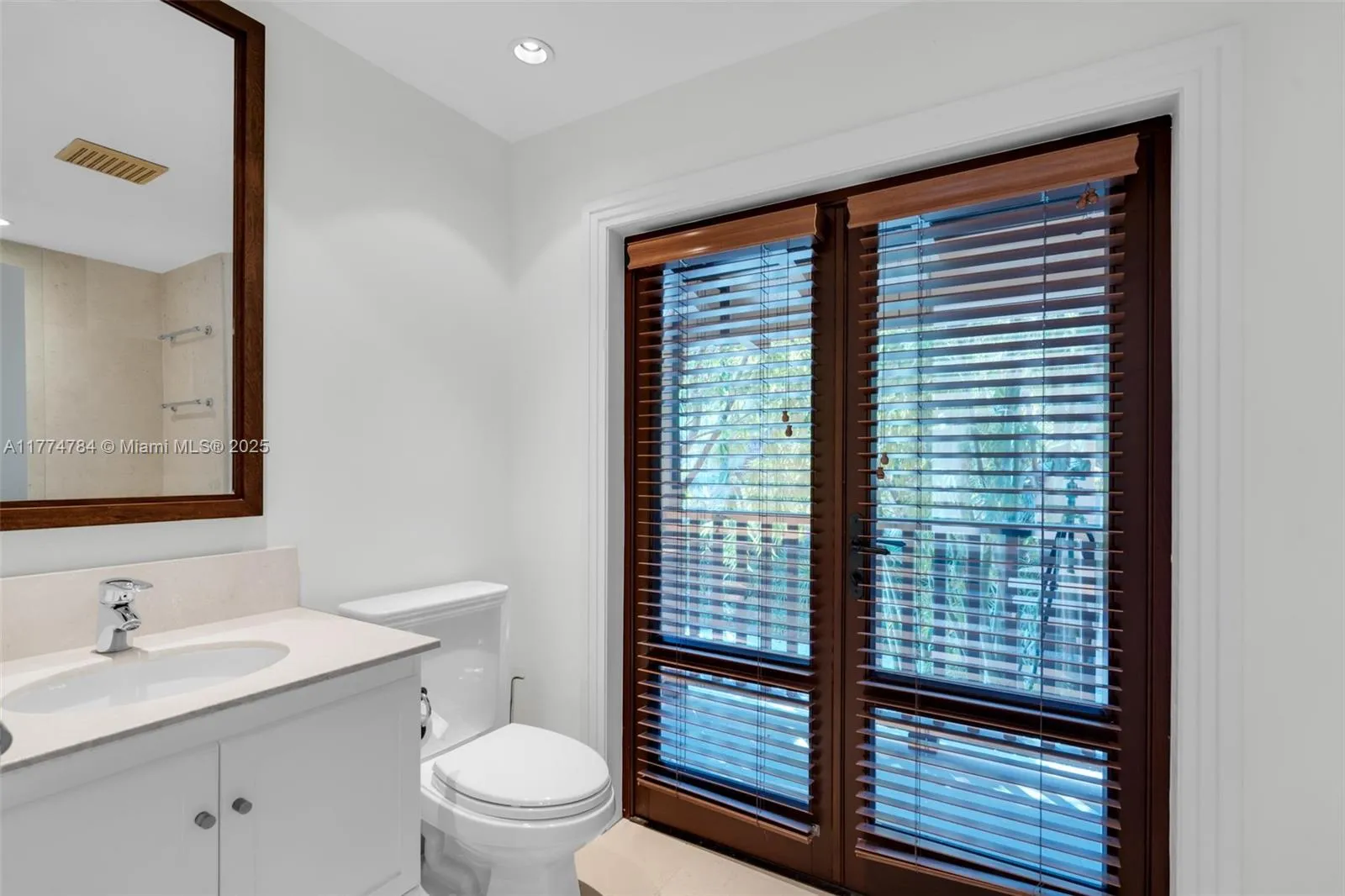 Key Biscayne, Florida 33149, United States, 8 Bedrooms Bedrooms, ,10 BathroomsBathrooms,Residential,Active,99485