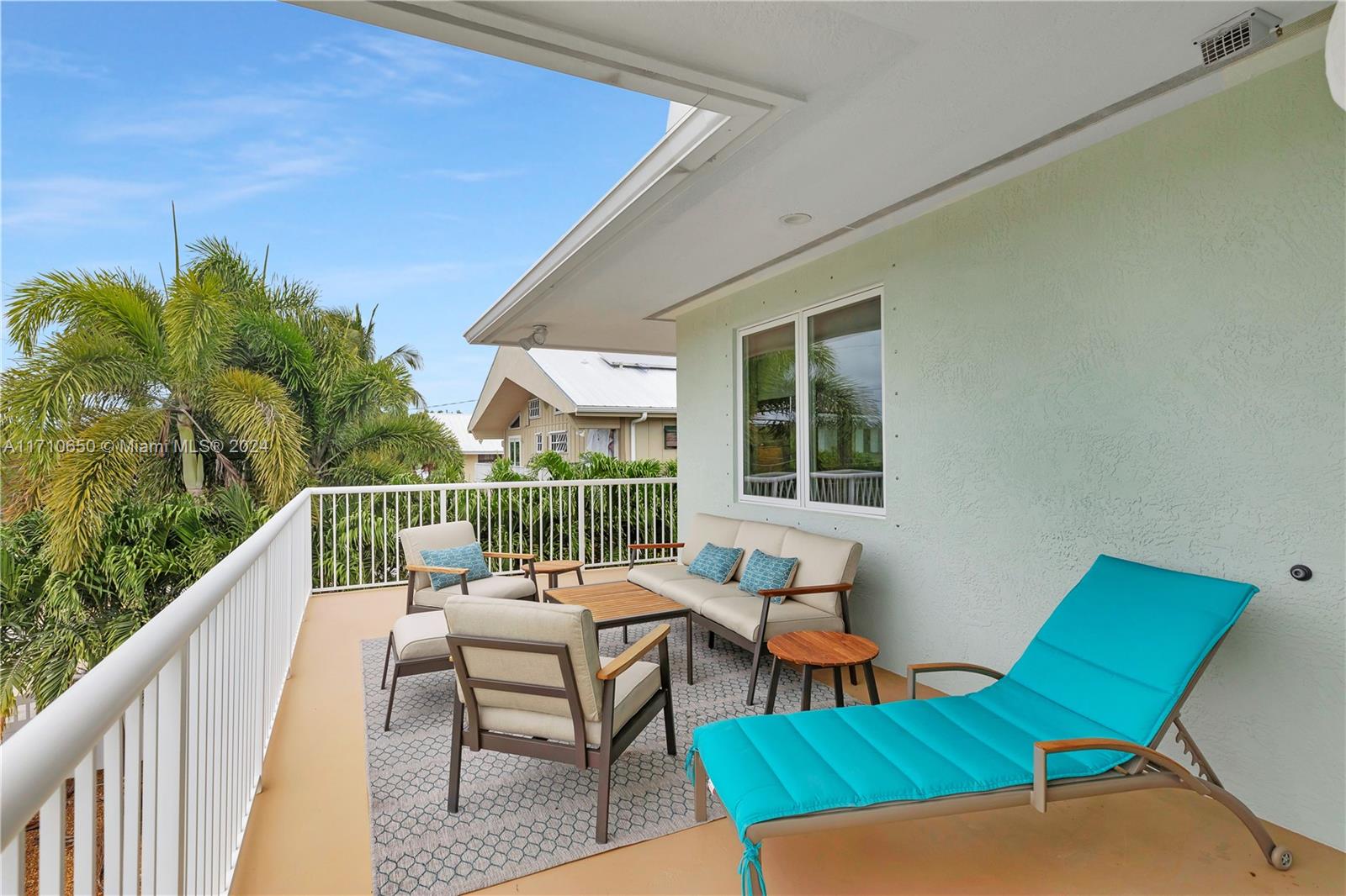 TWIN LAKES - Residential