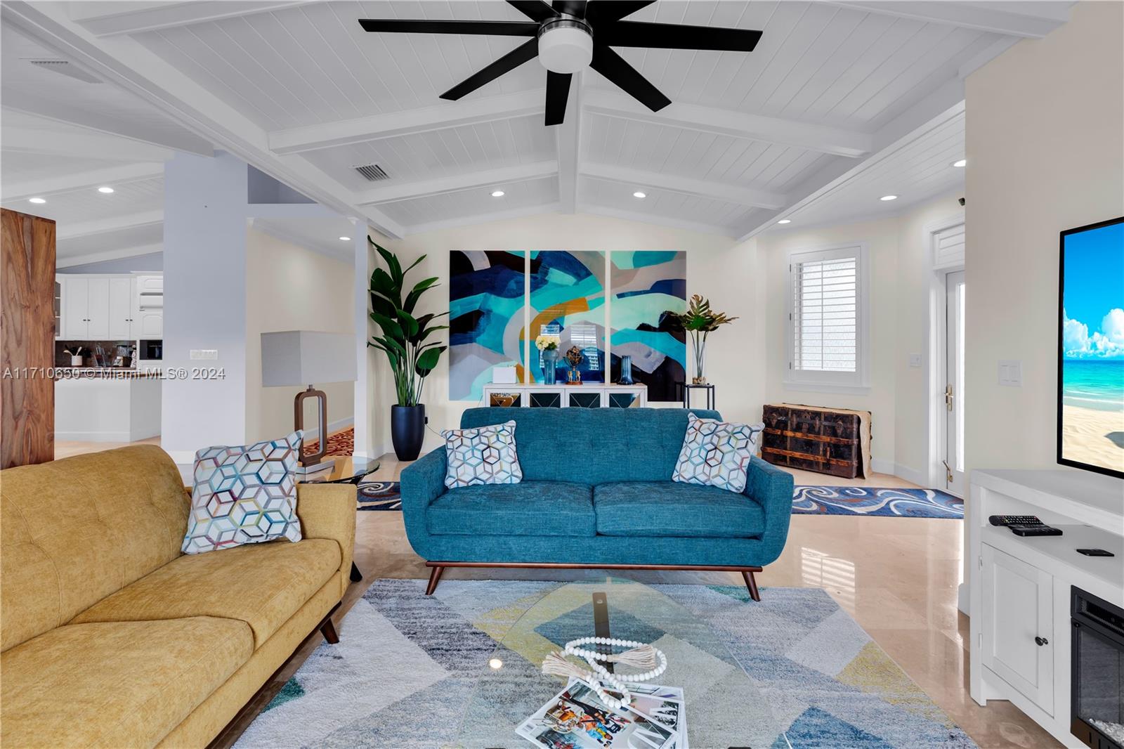 TWIN LAKES - Residential