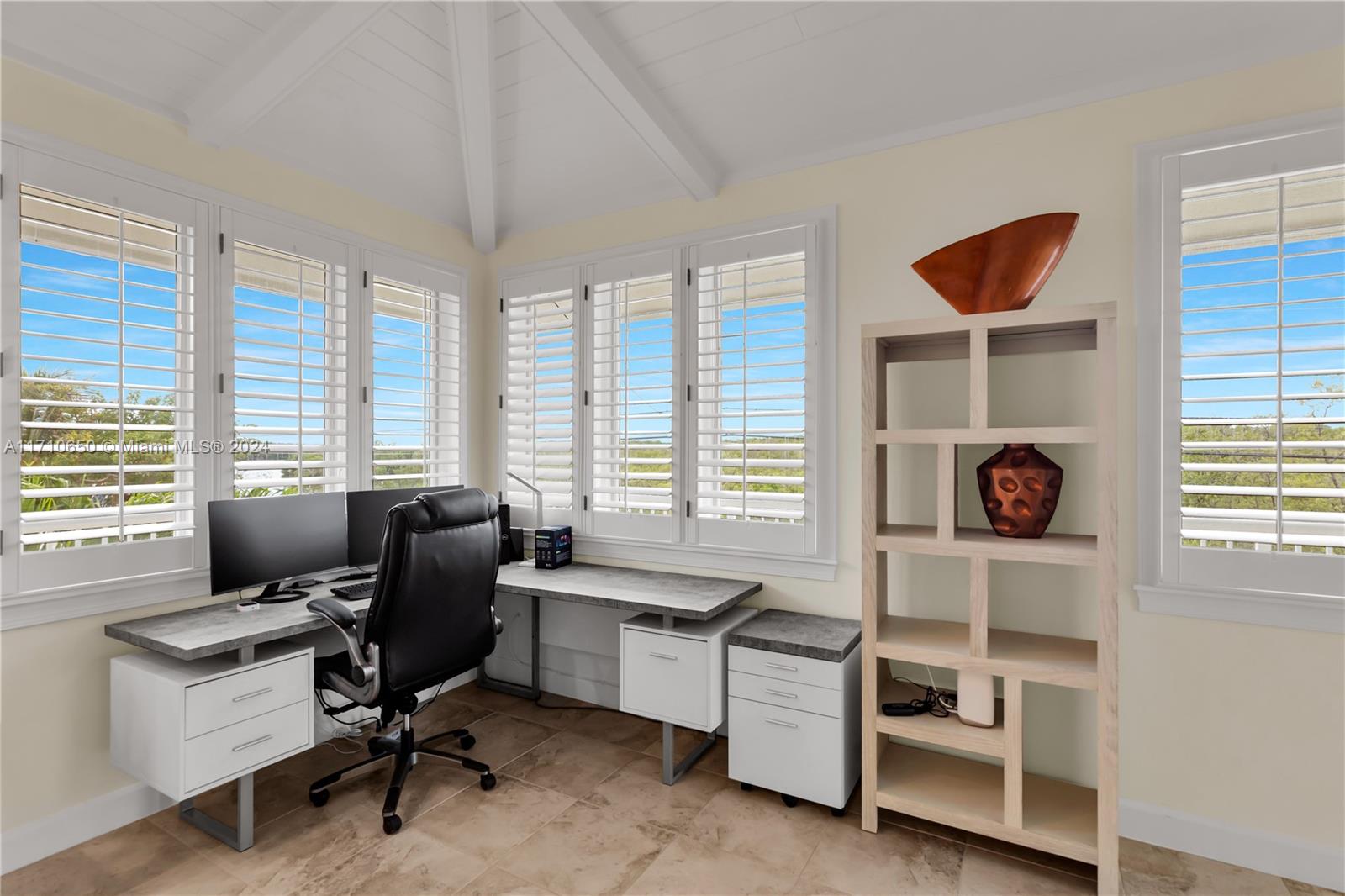 TWIN LAKES - Residential