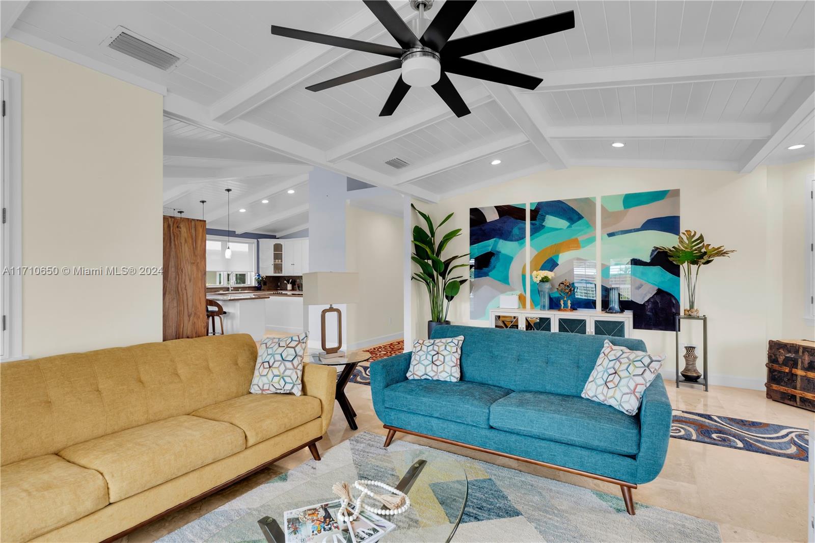 TWIN LAKES - Residential