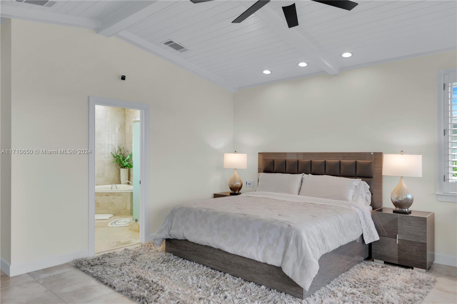 TWIN LAKES - Residential