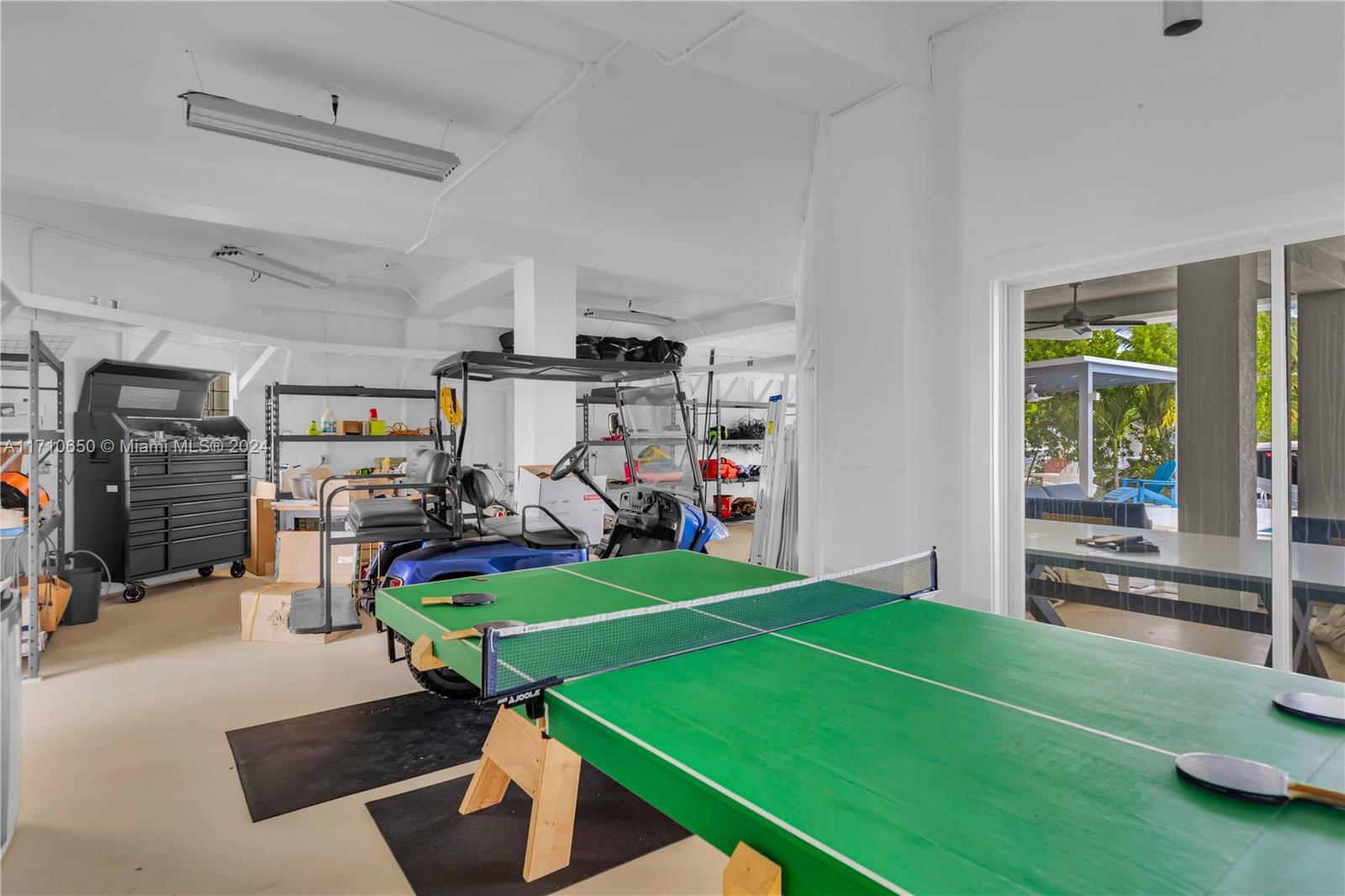 TWIN LAKES - Residential