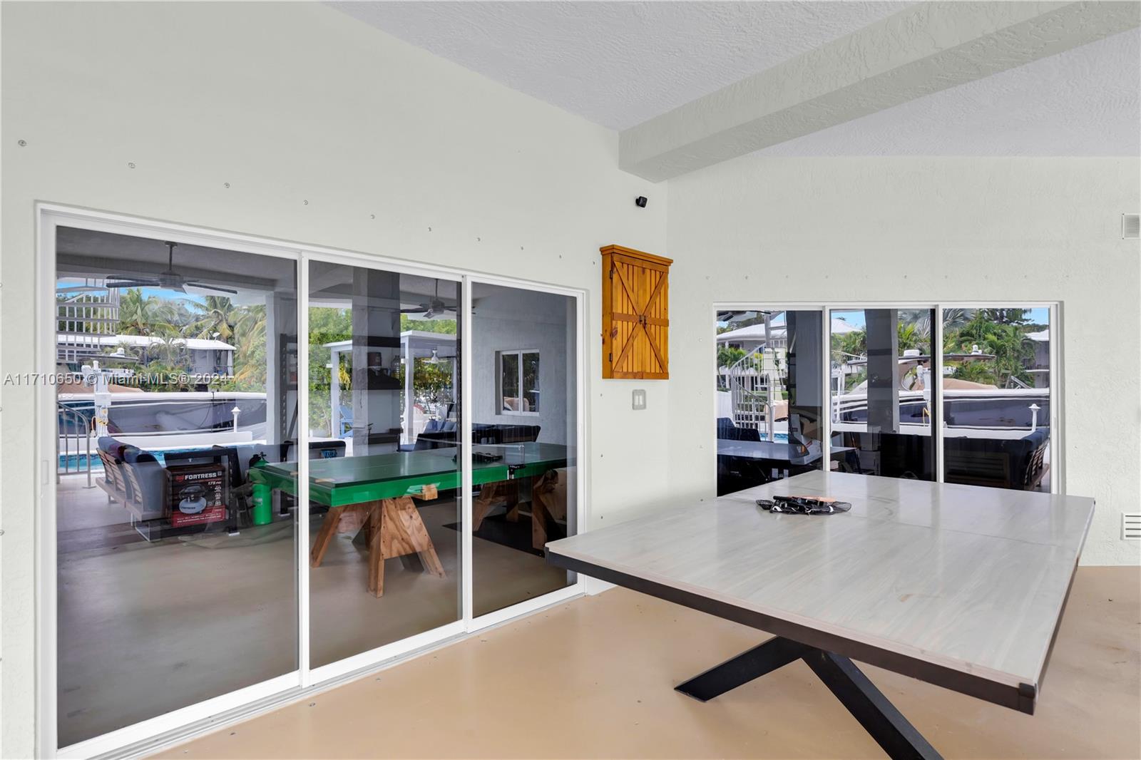 TWIN LAKES - Residential