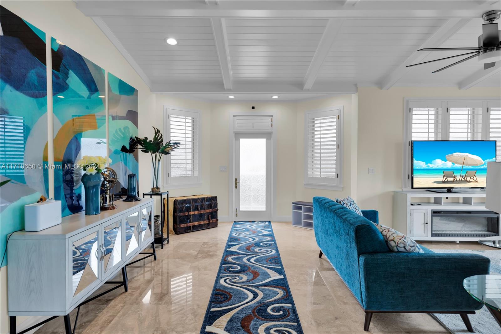 TWIN LAKES - Residential