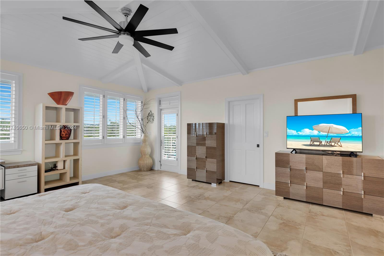 TWIN LAKES - Residential