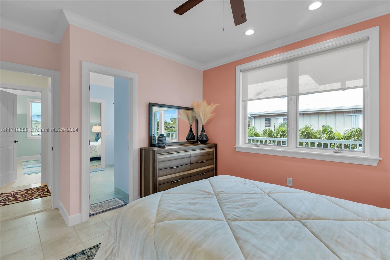 TWIN LAKES - Residential