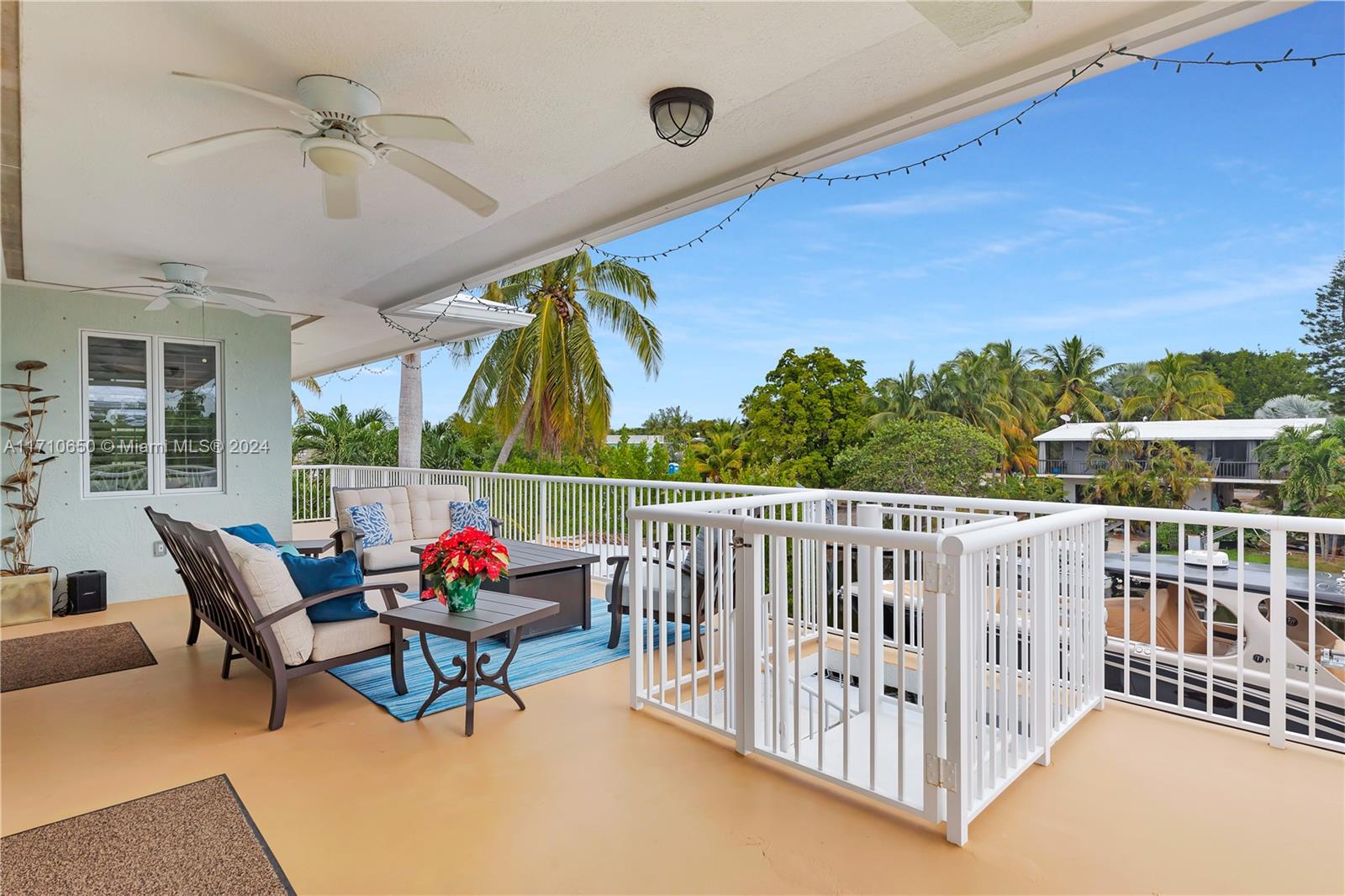 TWIN LAKES - Residential