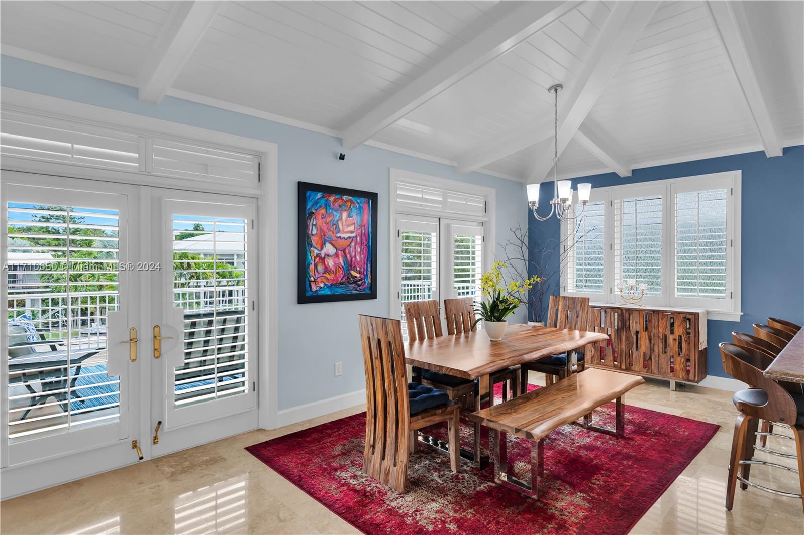 TWIN LAKES - Residential