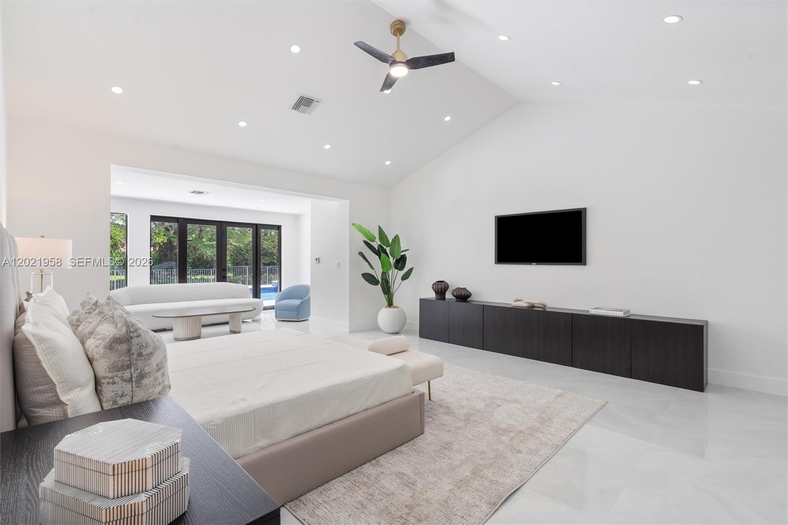 PARKLAND LAKES - Residential