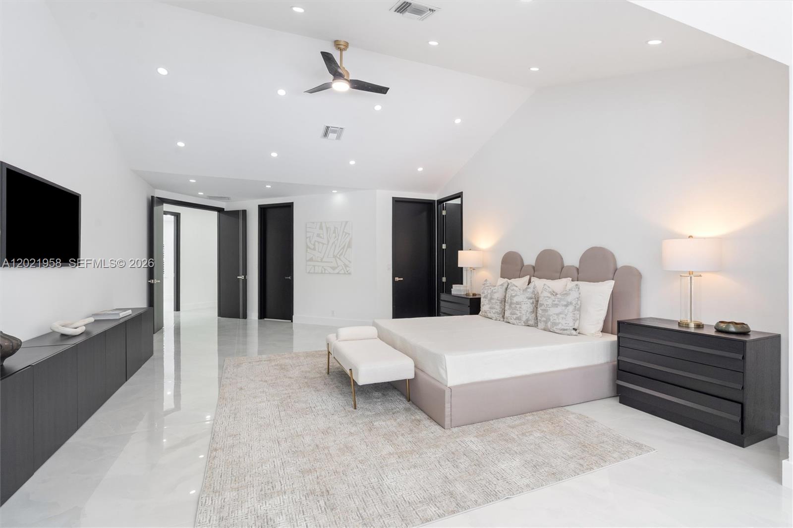 PARKLAND LAKES - Residential