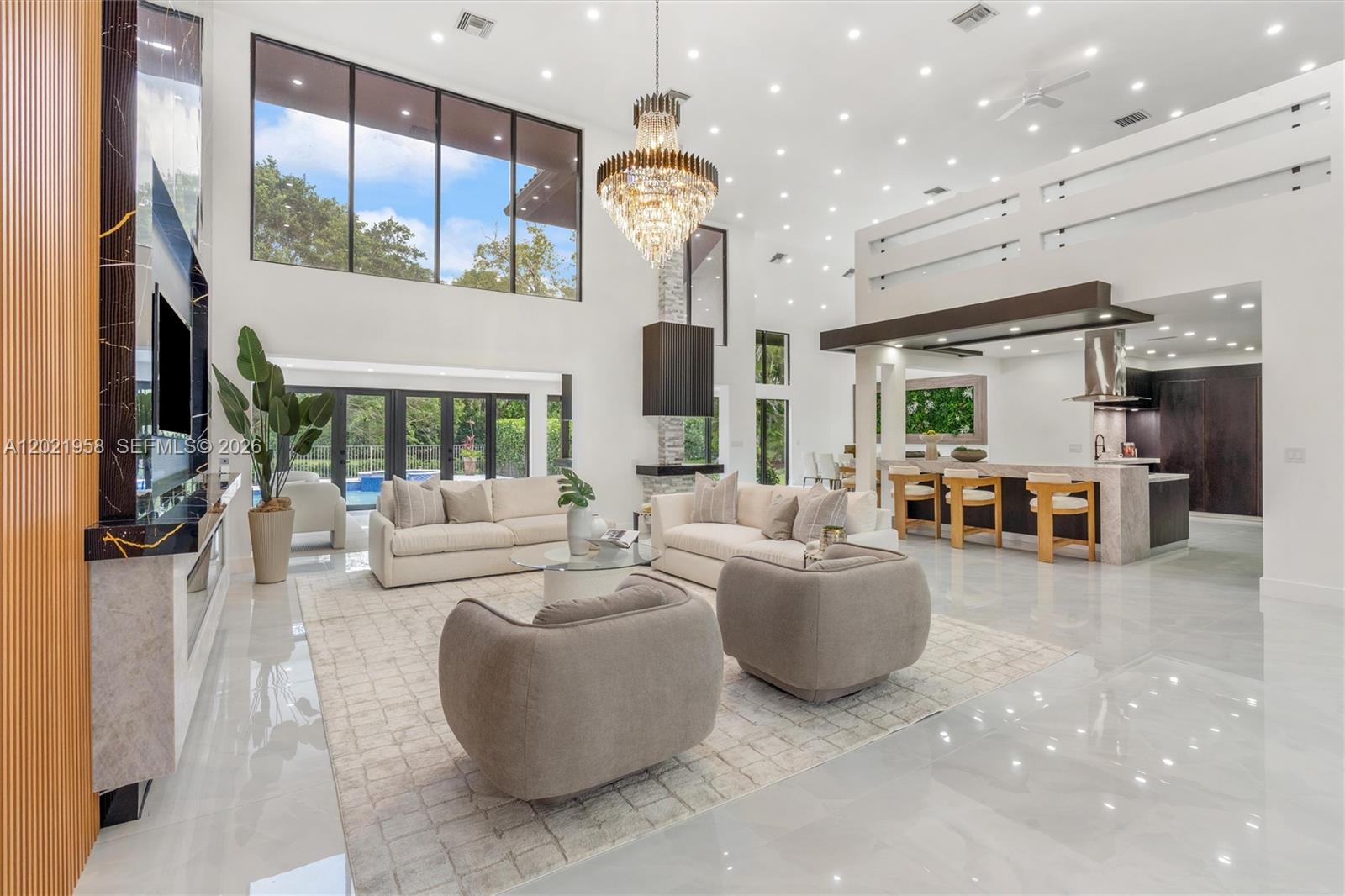 7011 Hialeah Ln